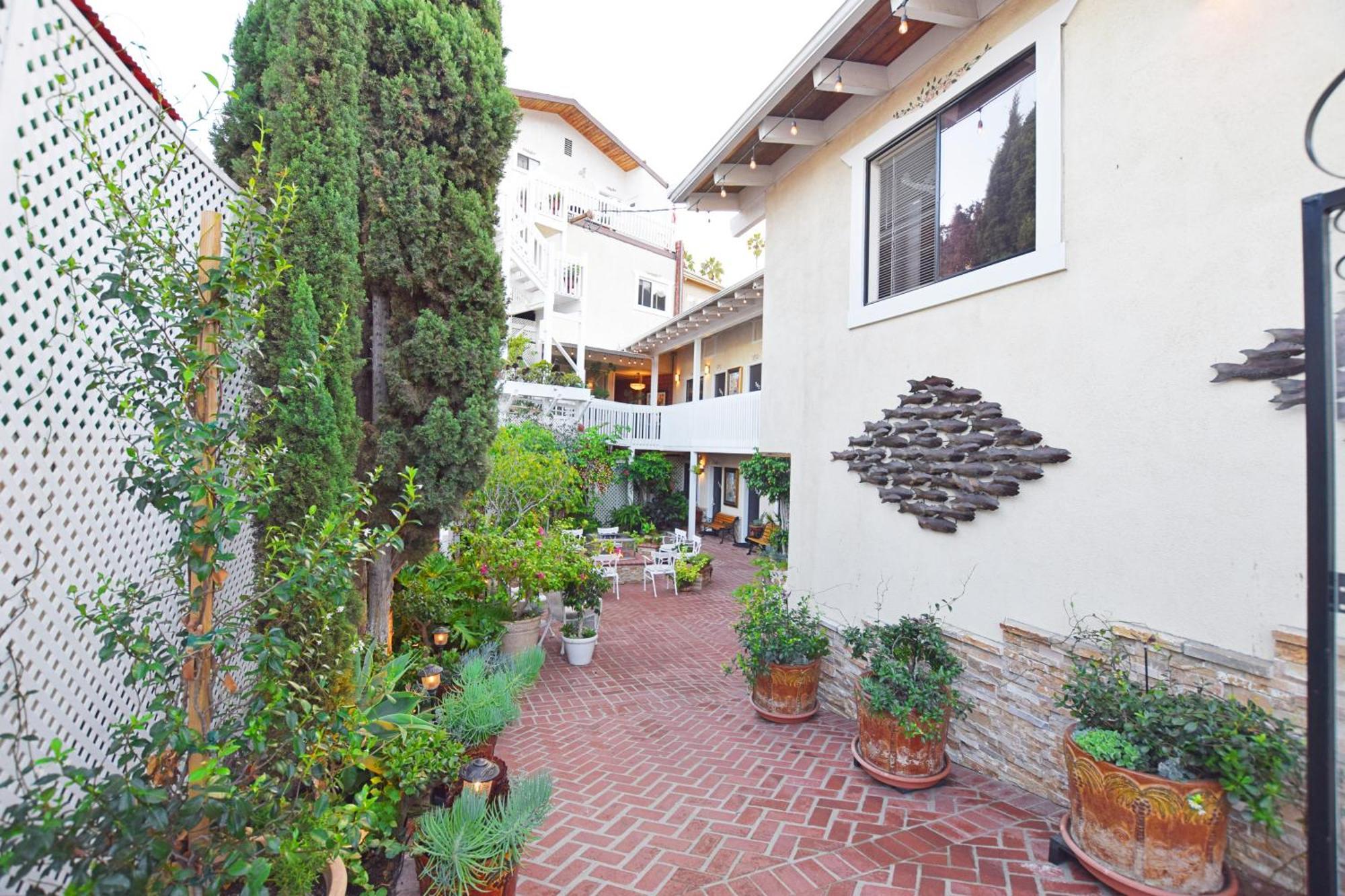 Catalina Courtyard Suites Avalon Extérieur photo
